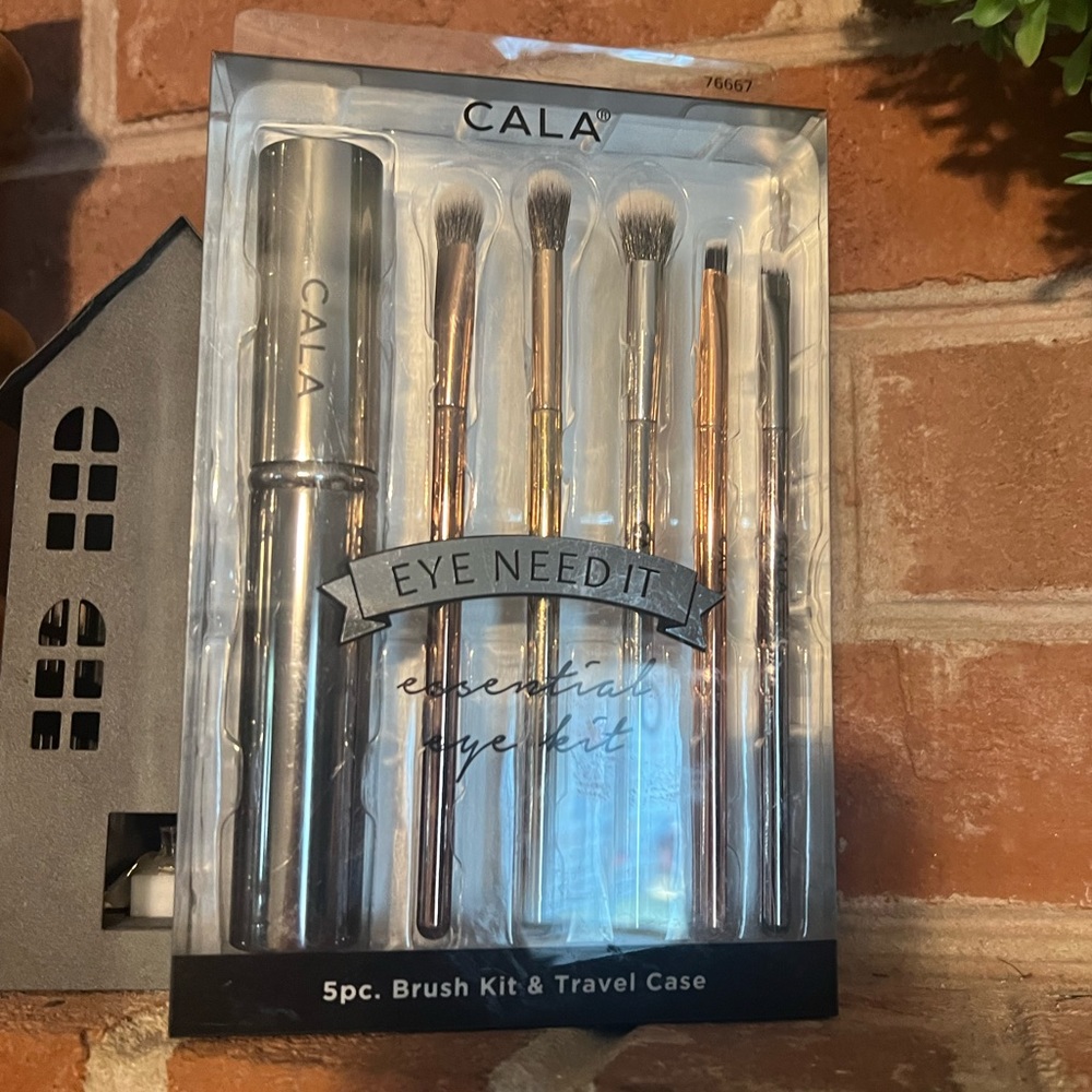 CALA | EYE NEED IT | ESSENTIAL EYE BRUSH SET